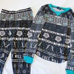 Supernatural Fair Isle Girls Thermal Sleep Set (Hot Topic Size Small)